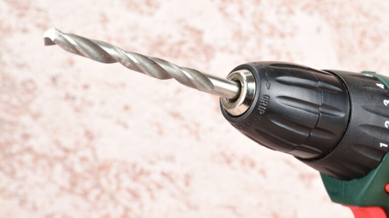 furadeira com broca e mandril