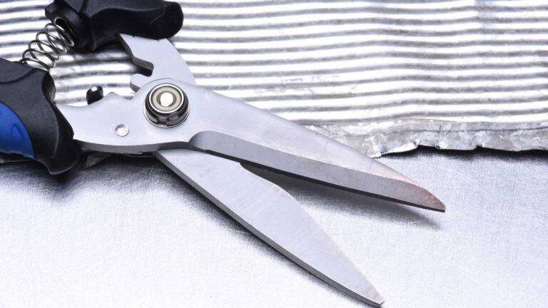 tesoura para cortar chapa